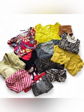 Women’s Medium-Large Clothing Bundle 13 Items for $30